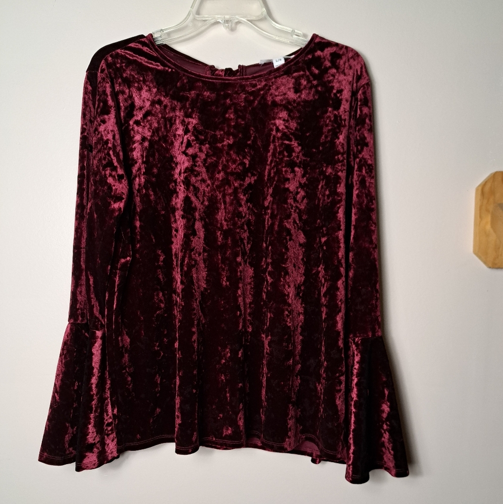 Beachlunchlounge Velvet Burgundy Red Top With Bell Sleeves Sz Large Ties w/ Bow